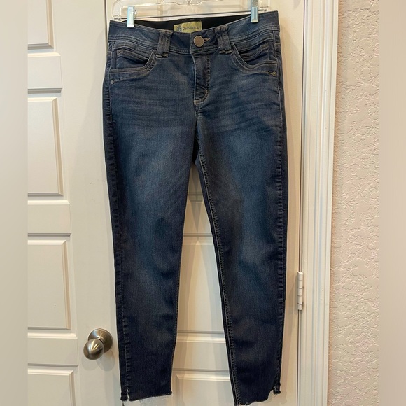 Democracy Woman’s Dark Wash Absolution Technology Jeans size:6 - Picture 1 of 6